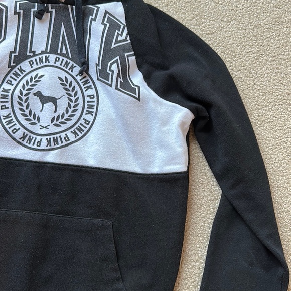 VS pink Sweatshirt - Picture 3 of 4
